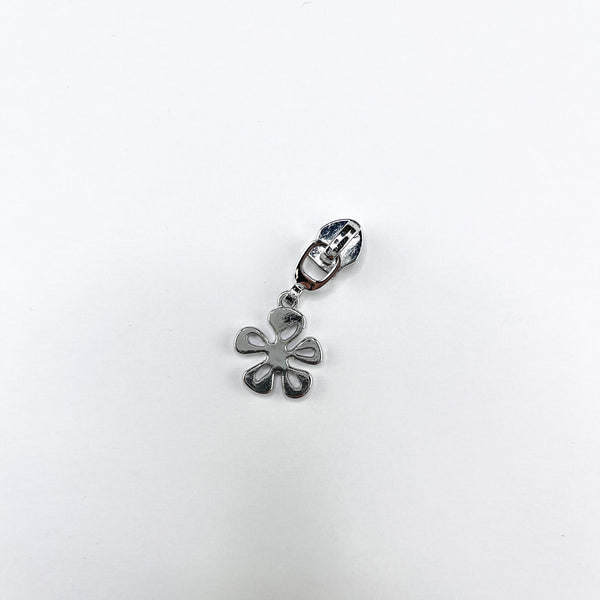 #5 Zipper Pull - Silver Flower